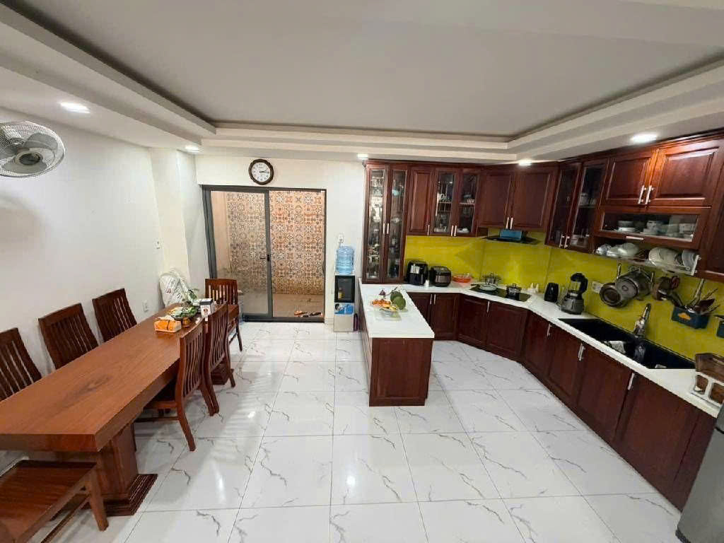 BÁN NHÀ LINH ĐÔNG